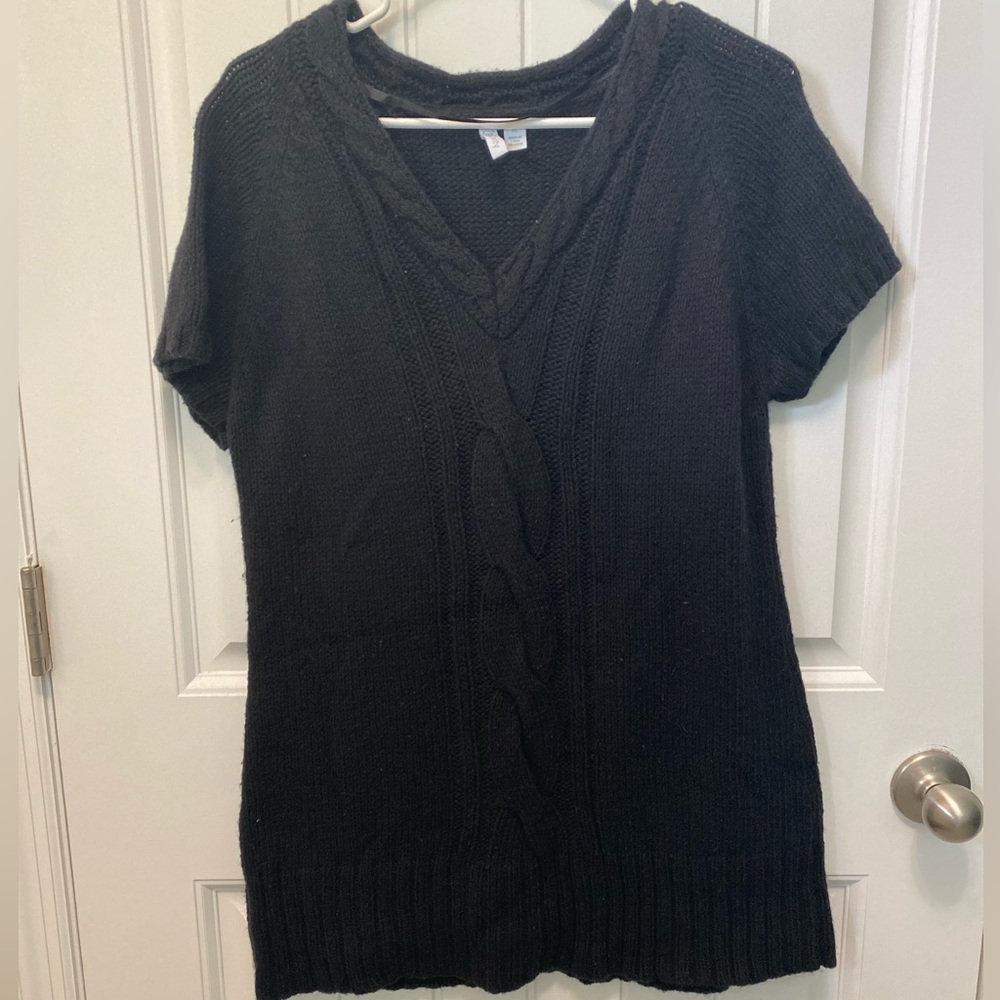 Relativity black cable knit longer length sweater. Size XL. Vneck.